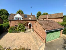 16 Paddock End, Emery Close, Daventry NN11 2EN
