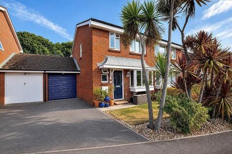 Fawn Gardens, New Milton, Hampshire. BH25 5GJ