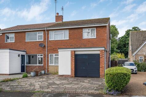 College Close, Flamstead, St Albans, AL3
