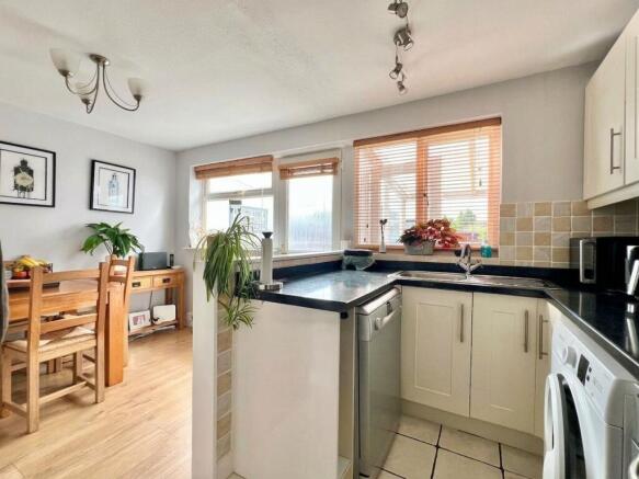 Kitchen dining room