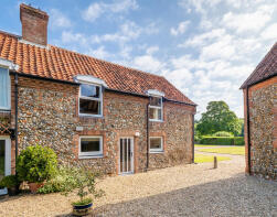 2, Home Farm, Blakeney Road, Holt NR25 7JL