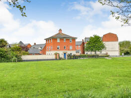 45, Muirfield, Redhouse, Swindon SN25 2DD
