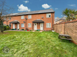 142, Dale Close, Colchester CO3 0FG