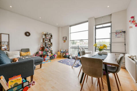 Evershed Walk, Chiswick, London, W4
