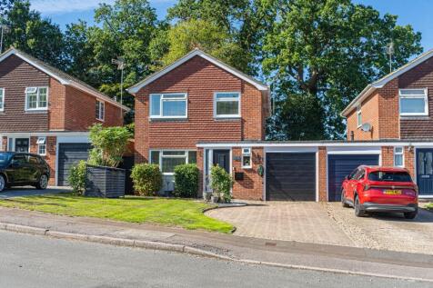 Charlesworth Park, Haywards Heath, RH16