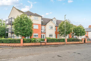 15, 11 Ballard Lodge, Laleham Road, Shepperton TW17 8BF