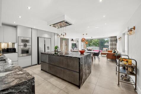 Akehurst Street,
Putney, SW15