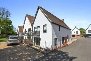 3, Lees Close, Dunmow CM6 2GJ