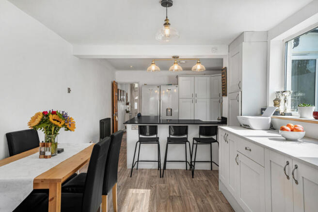 Kitchen/Dining