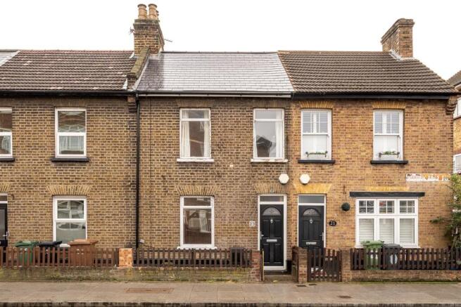Harrow Road, E11