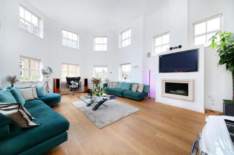 Victorian Heights,
Thackeray Road, SW8