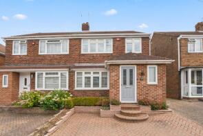 19, Swaledale Road, Dartford DA2 6JY