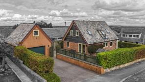 19, Highfields, Hoylandswaine, Sheffield S36 7JP