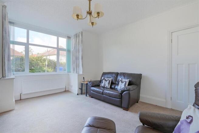 Living Room 2.jpg