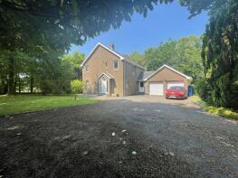 Crispins, Coppice Close, Crewkerne Road, Axminster EX13 5SY