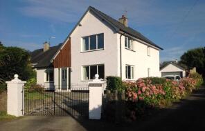 Dol Rhedyn, Garth Road, Porthmadog LL49 9TW