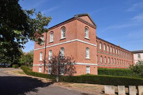 10, Knighthayes Walk, Devington Park, Exeter EX6 8TU