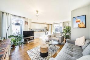 Flat 4, 1, Big Hill, Hackney, London E5 9HH