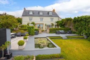 Strete Barton, Totnes Road, Dartmouth TQ6 0RU