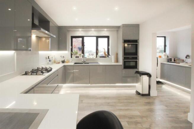 BREAKFAST KITCHEN