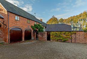 4 Threshers Barn, The Sytches, Leominster HR6 9DH