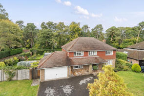 5, Sparrowhawk Close, Ewshot, Farnham GU10 5TJ