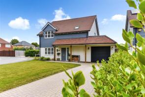 2, Longwood Close, Littlehampton BN17 5FH