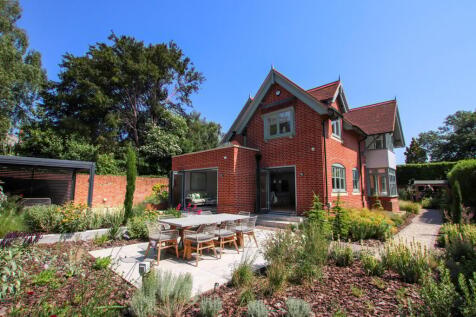 Grove Pastures, Lymington, SO41