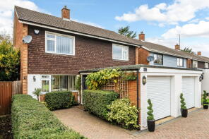 9, Woodgavil, Banstead SM7 1AA