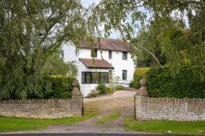 Monks Moat, Southam Lane, Southam, Cheltenham GL52 3NY