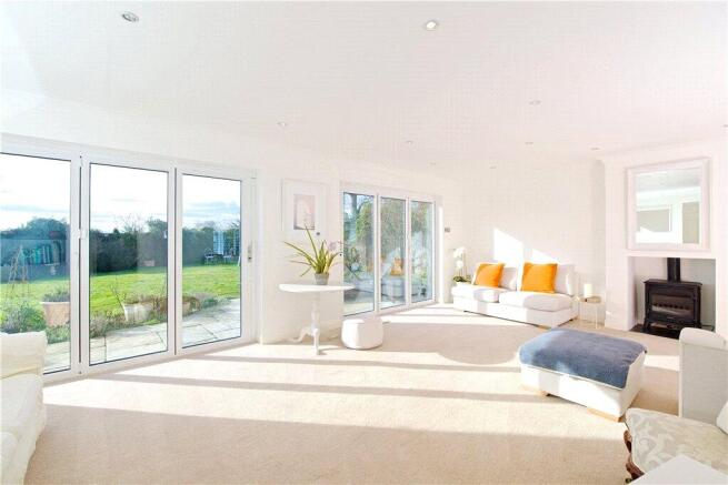 Sitting/Dining Room