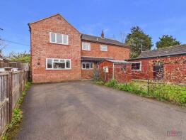 Gizelle, Tewkesbury Road, Norton, Gloucester GL2 9LR