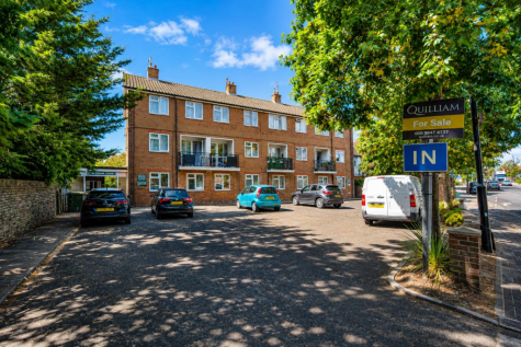 Cedar Court, Boston Manor Road
