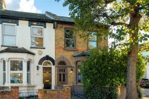 43, Cheddington Road, London N18 1LT