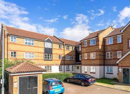 Hispano Mews, Enfield, EN3