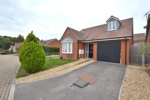15, Vaughan Close, Hartley Wintney, Hook RG27 8EB