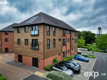 Top Floor Apartment In Charlotte Way, Leybourne Chase, West Malling, Kent, ME19 5FA