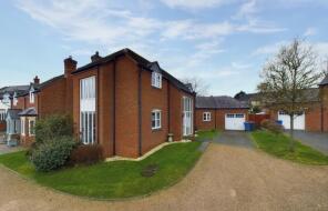 31, Two Trees Close, Hopwas, Tamworth B78 3BG