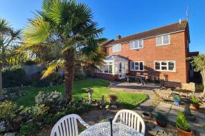 16, Swan Mead, Ringwood BH24 3RD