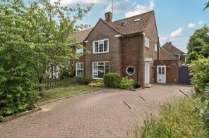 32, Hawthorn Close, Bracknell RG42 1YB