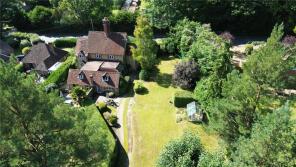 1, Heath Cottages, Frensham Road, Frensham, Farnham GU10 3AG