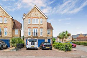 5, The Crescent, St Marys Island, Chatham ME4 3LE