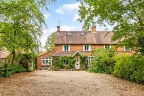 2 Squirrels, Pear Tree Lane, Rowledge, Farnham GU10 4DW