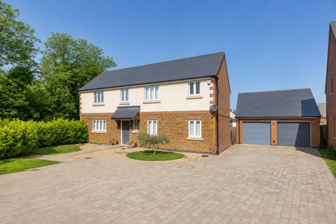 22 Mill Field Close