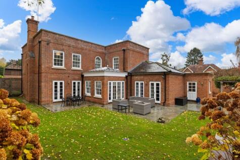 The Close, Odiham, Hook, Hampshire, RG29