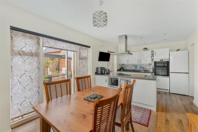 62 George Parish Road, Banbury-10.jpg