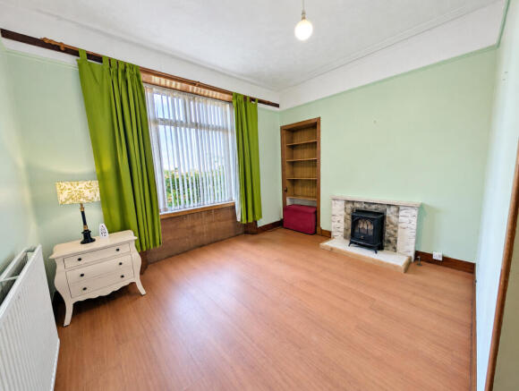 MAIN LIVING ROOM