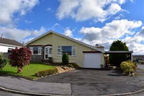 12, Brynhyfryd, Llanddarog, Carmarthen SA32 8PF