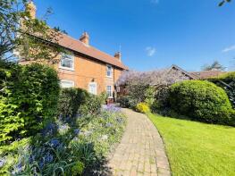 Elmcroft, Staythorpe Road, Newark NG23 5SG