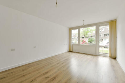 Augustus Close, Brentford, TW8
